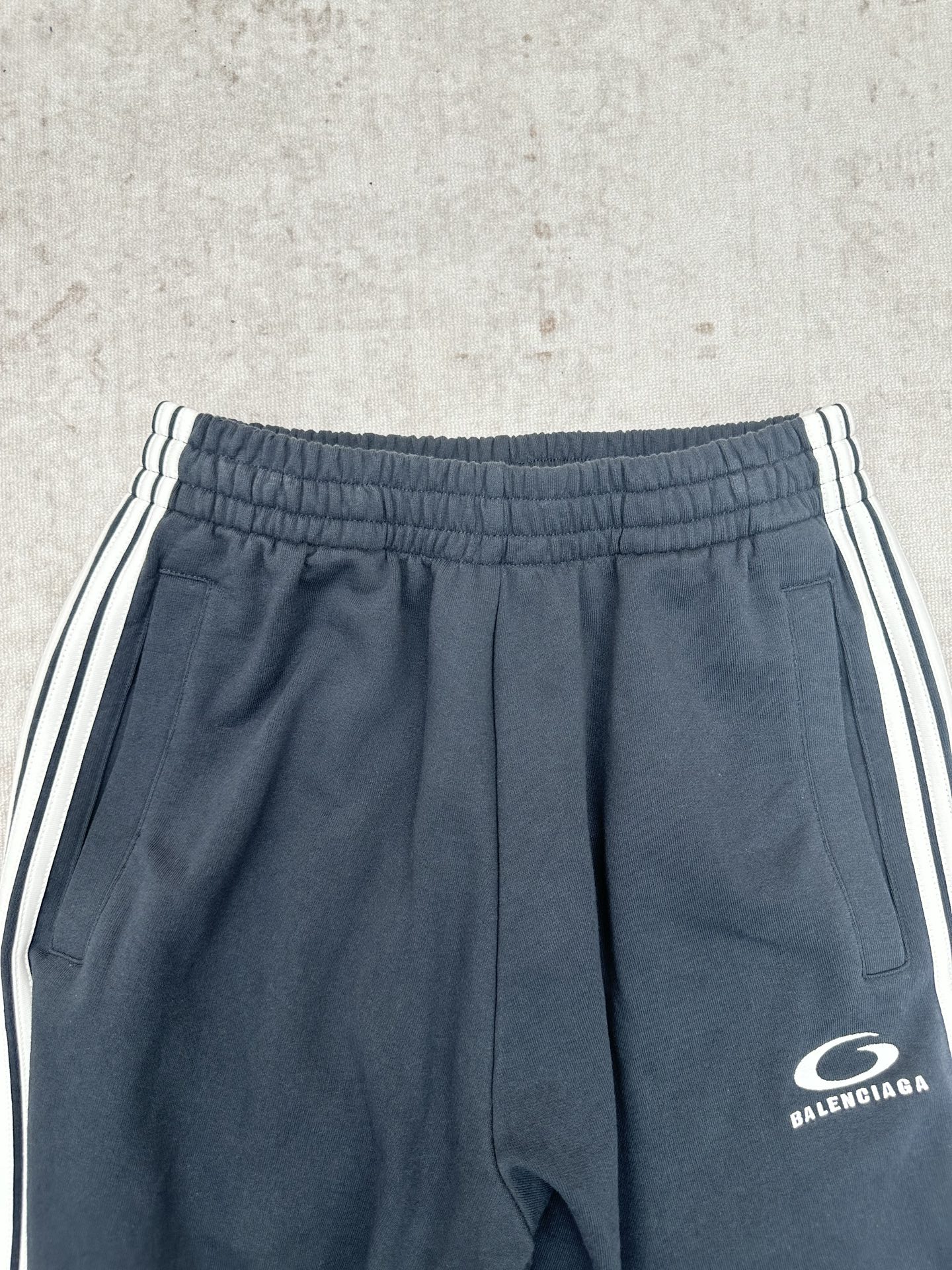 Balenciaga 26ss新款 巴黎世家 条纹Logo松紧直筒 休闲裤 常规版型 男款 蓝色