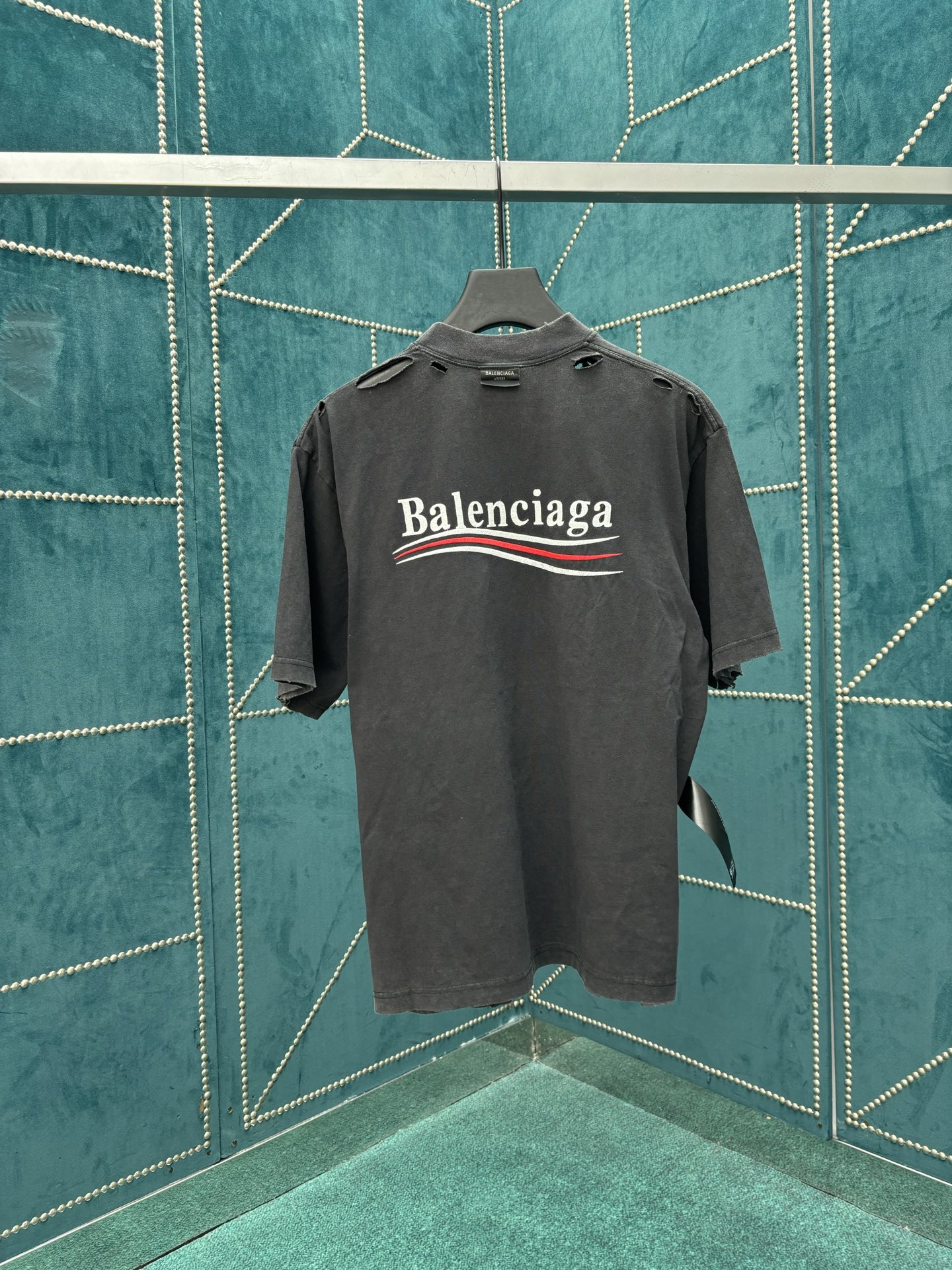 Balenciaga 巴黎世家 26ss品牌Logo字母刺绣做旧圆领短袖 双面T恤 男款