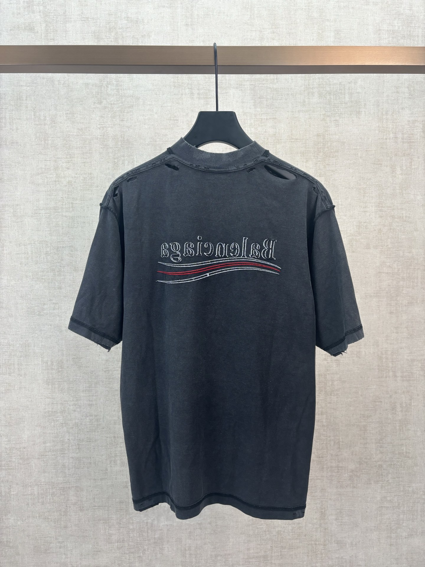 Balenciaga 巴黎世家 26ss品牌Logo字母刺绣做旧圆领短袖 双面T恤 男款