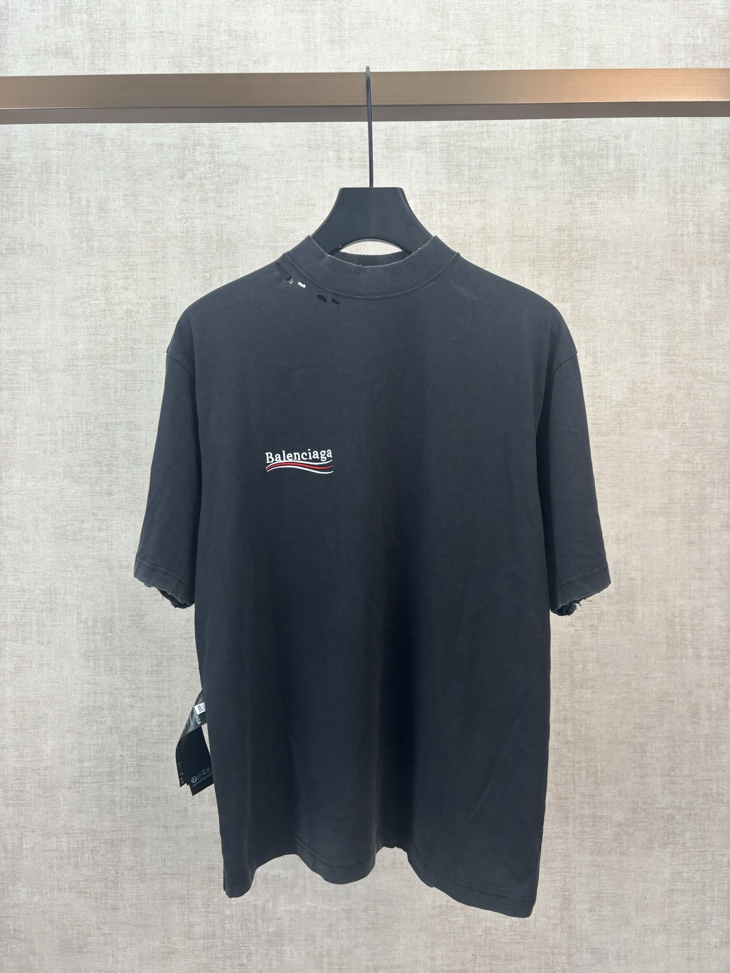 Balenciaga 巴黎世家 26ss品牌Logo字母刺绣做旧圆领短袖 双面T恤 男款