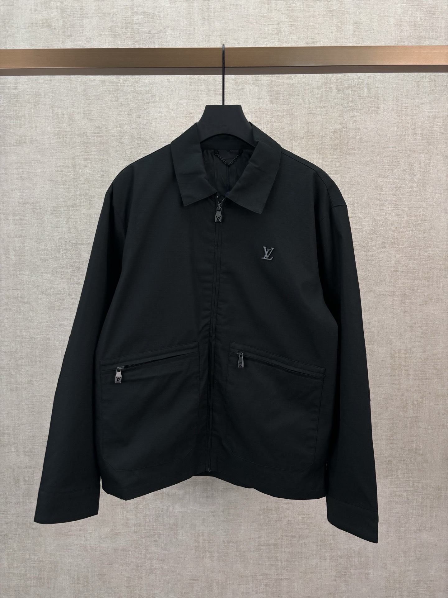 P315 LV Nueva colección SS26, serie de primavera, chaqueta de trabajo de manga larga con cuello de camisa de algodón, b…
