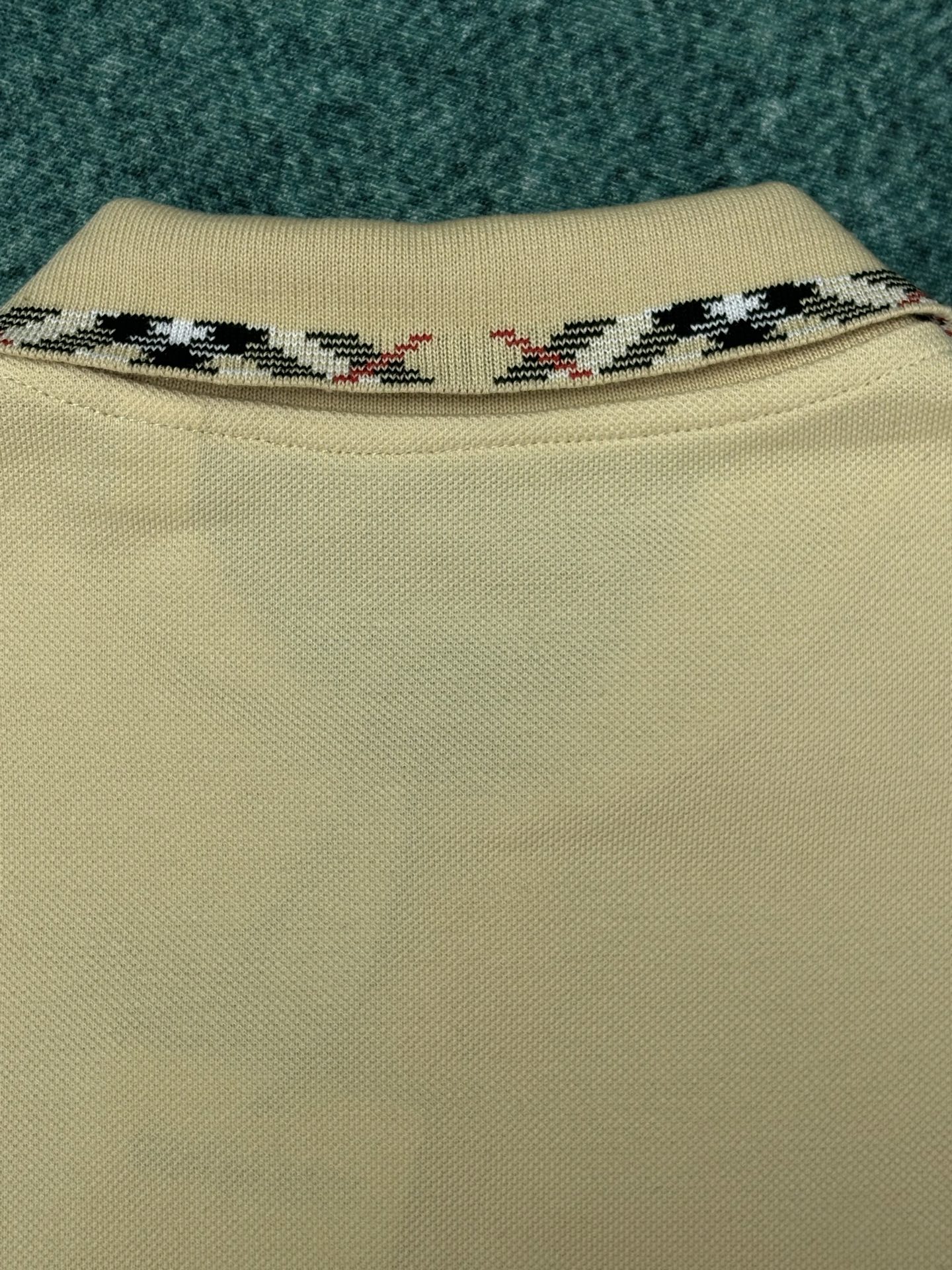 Burberry 巴宝莉 26ss新款 标志性条纹衣领珠地网眼布短袖 Polo衫 男款