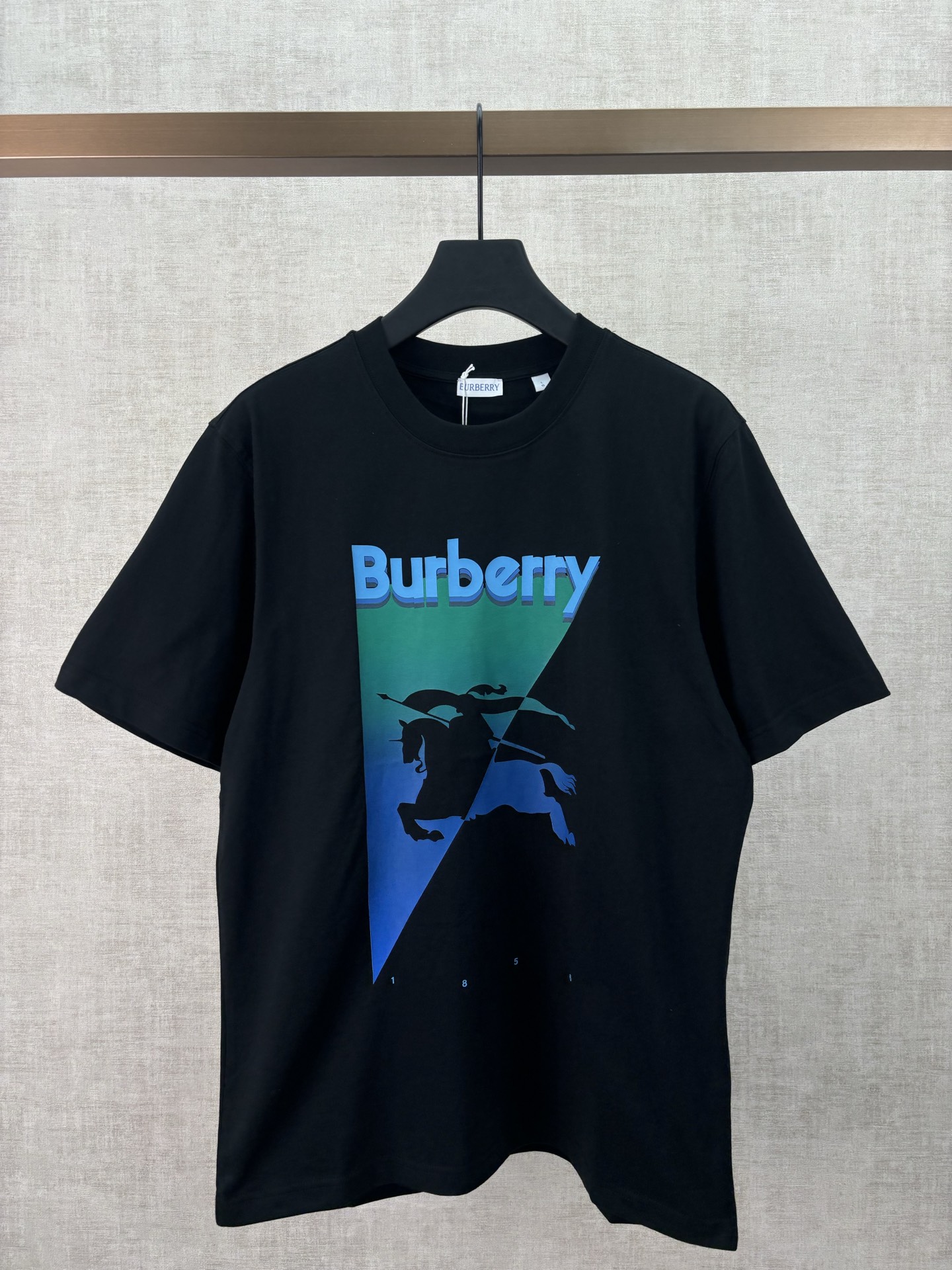 Burberry 巴宝莉 26ss新款 棉质圆领马术骑士徽标短袖 T恤 男款