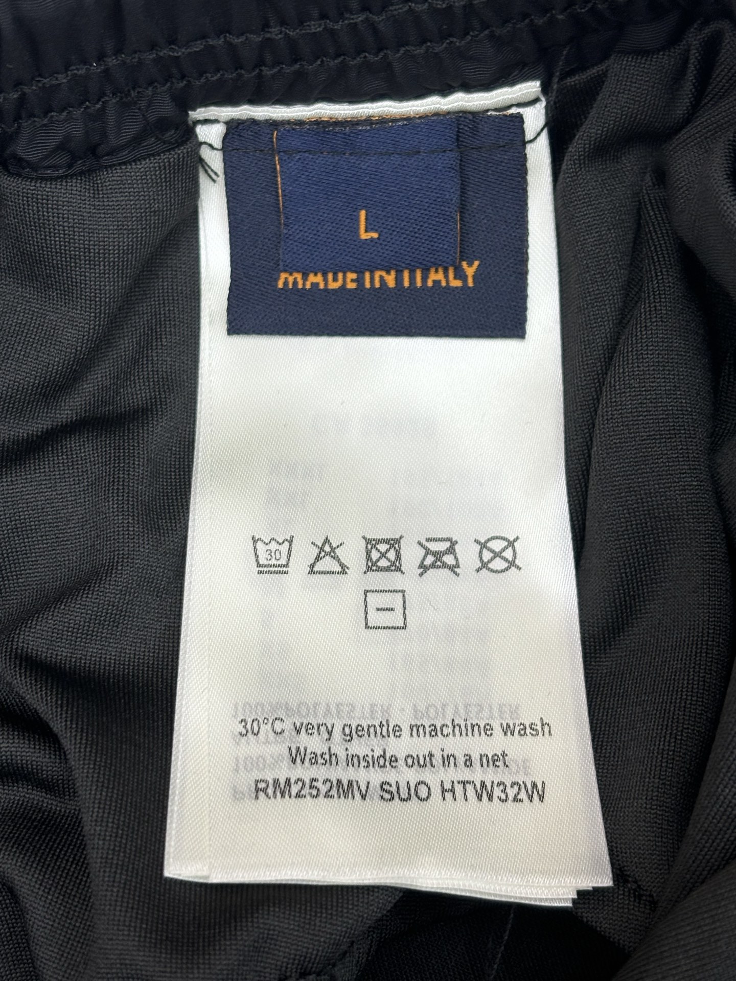 Louis Vuitton 驴家 26ss新款 男士春季胶囊系列 Blason渐变刺绣侧袋沙滩网格内衬 牛仔短裤 男款 海军蓝色