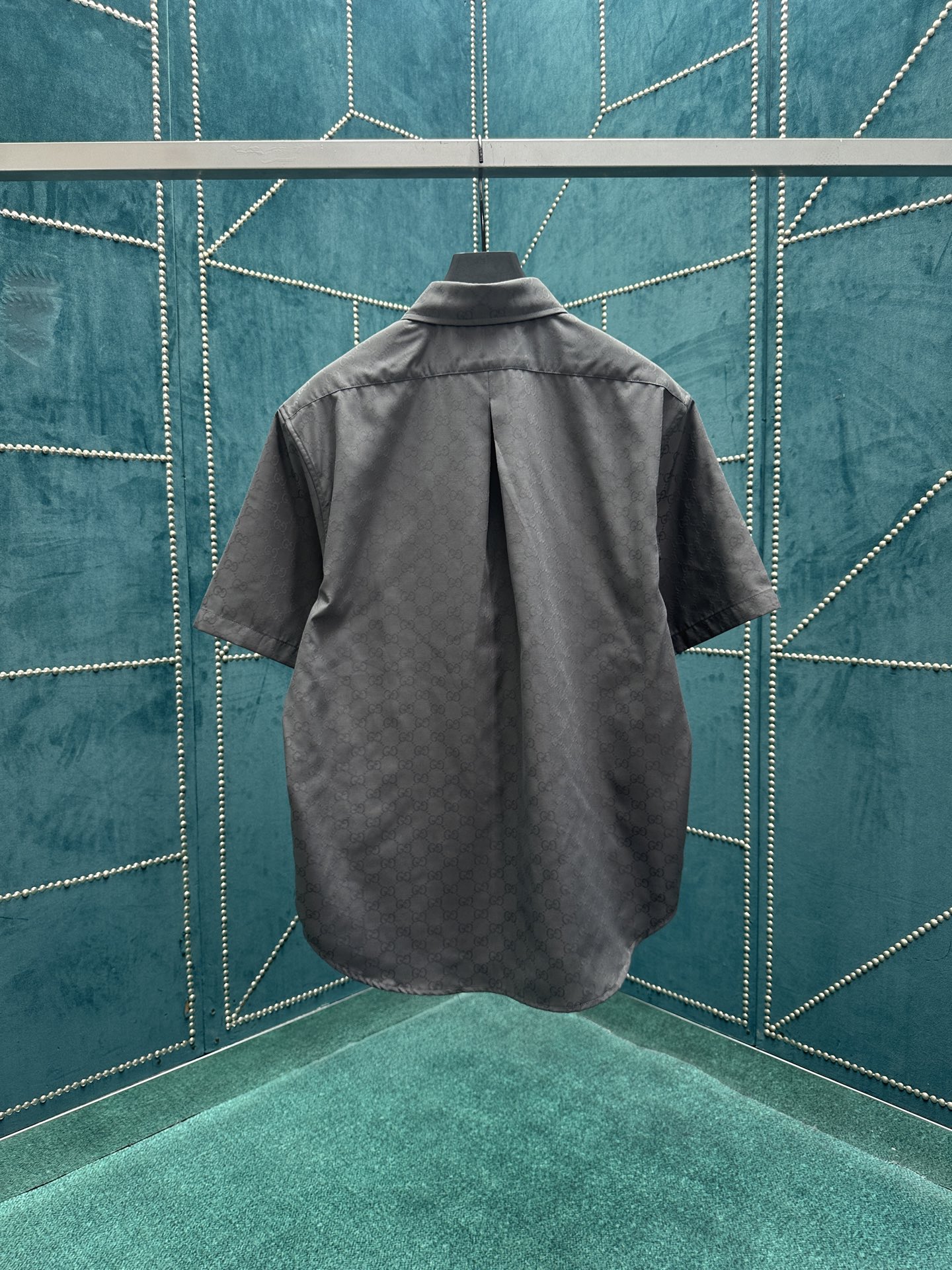 Gucci G家 26SS GG图案通过不同的纺织工艺呈现
