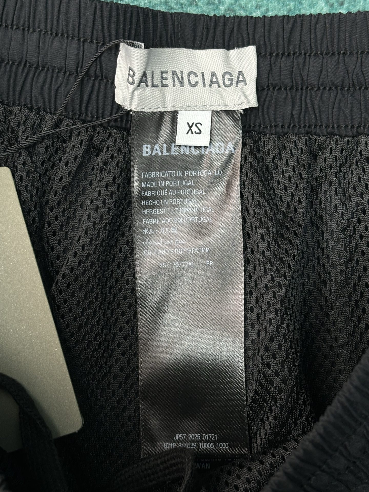 Balenciaga 巴黎世家 SS26 松紧腰带撞色滚边直筒 休闲短裤 宽松版型 男款