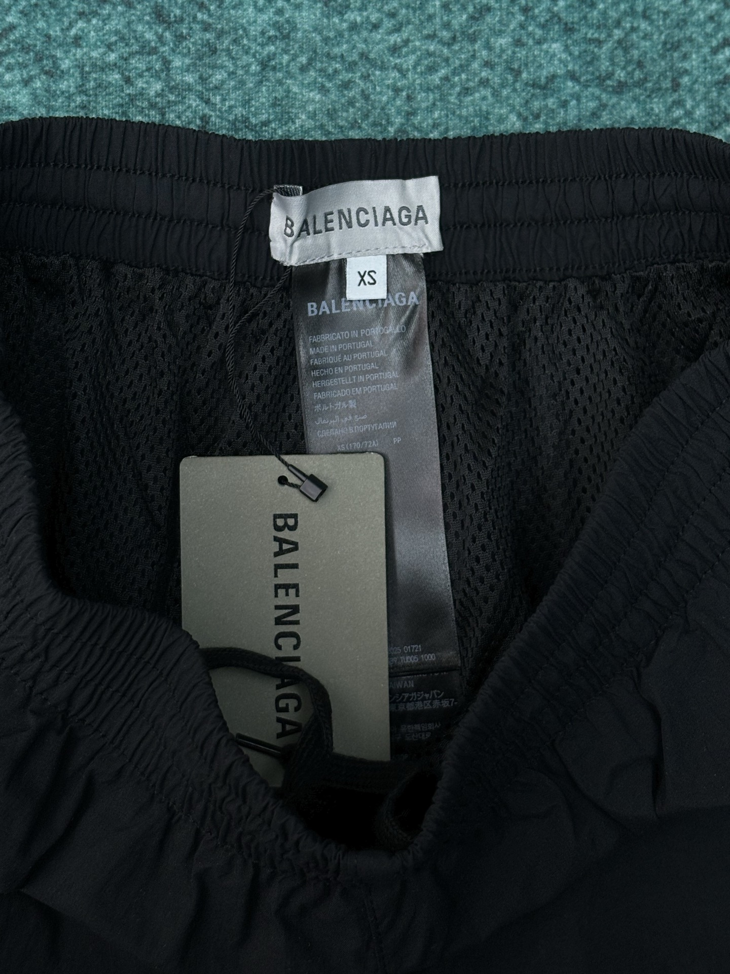 Balenciaga 巴黎世家 SS26 松紧腰带撞色滚边直筒 休闲短裤 宽松版型 男款