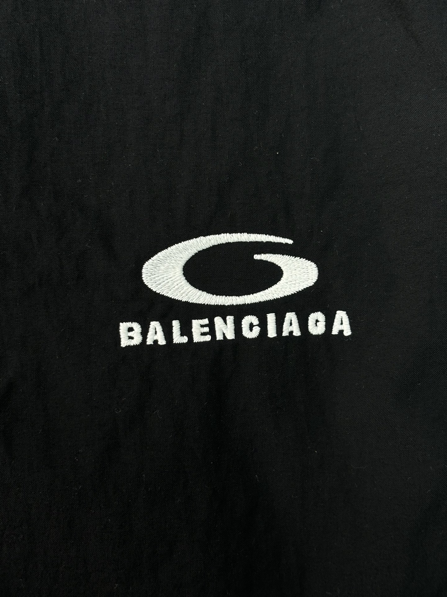Balenciaga 巴黎世家 SS26 松紧腰带撞色滚边直筒 休闲短裤 宽松版型 男款