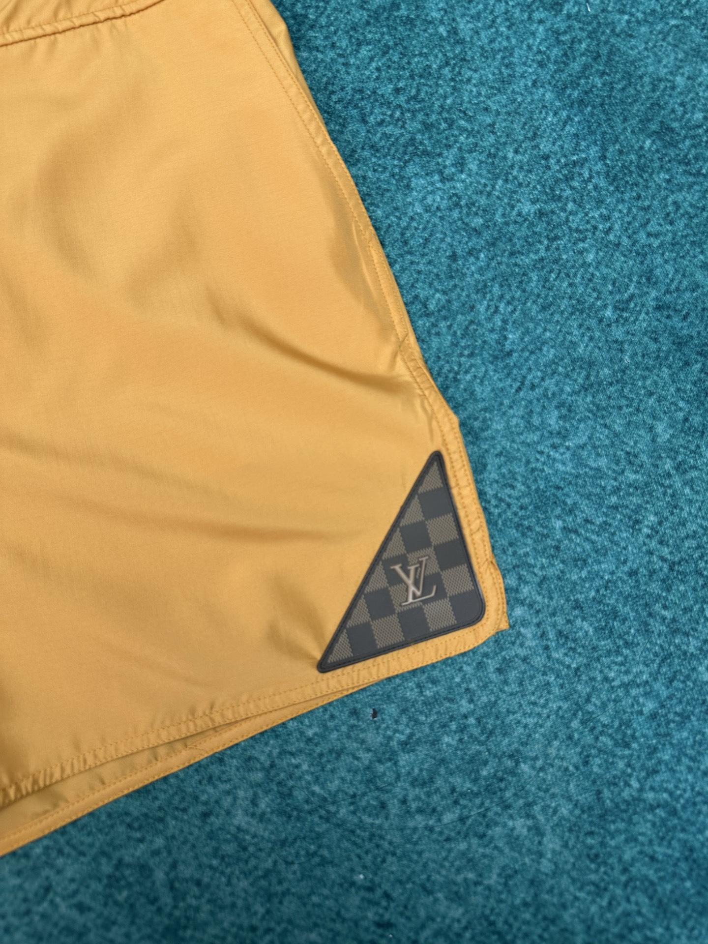Louis Vuitton 驴家 26ss 新款春季系列 纯色意式口袋 泳裤 男款 高版本