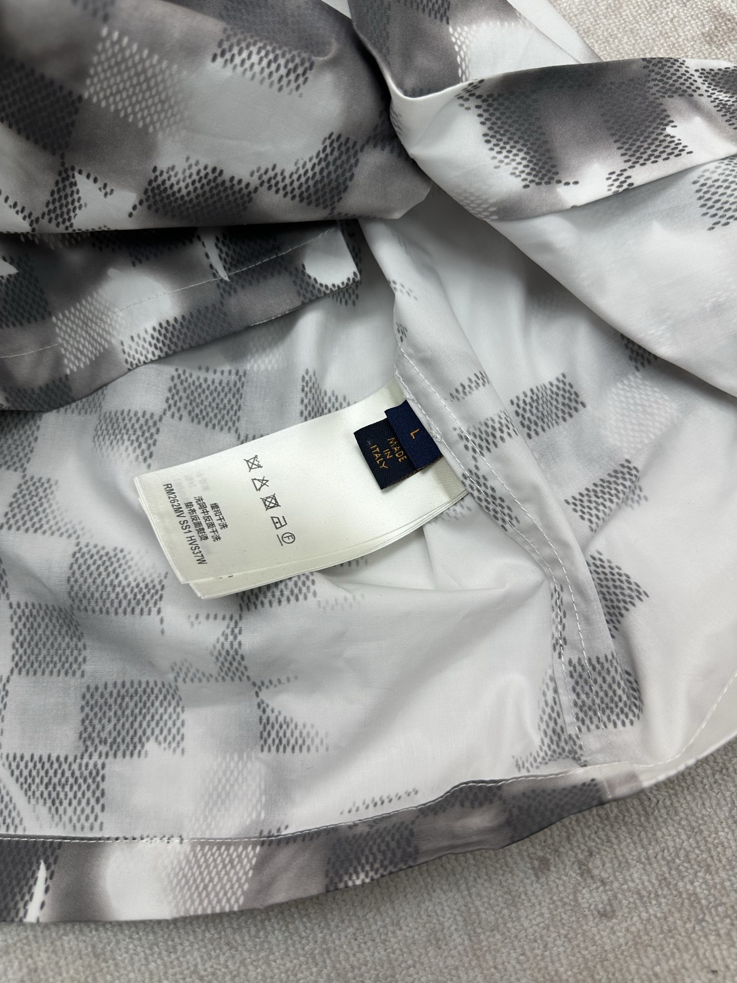 Louis Vuitton 驴家 26ss 新款春季系列印花短袖叠印标识衬衫T恤短袖，高版本