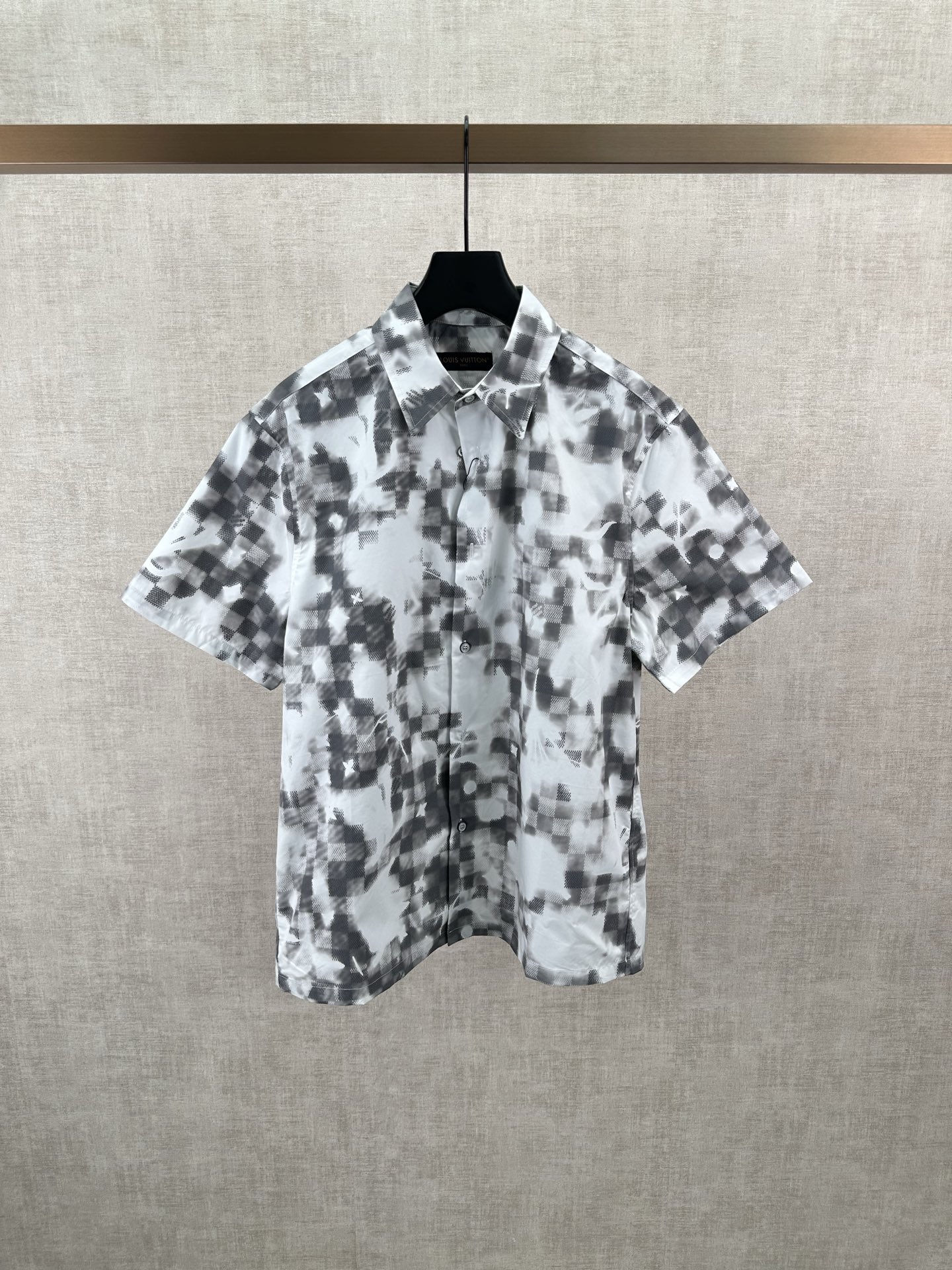 Louis Vuitton 驴家 26ss 新款春季系列印花短袖叠印标识衬衫T恤短袖，高版本