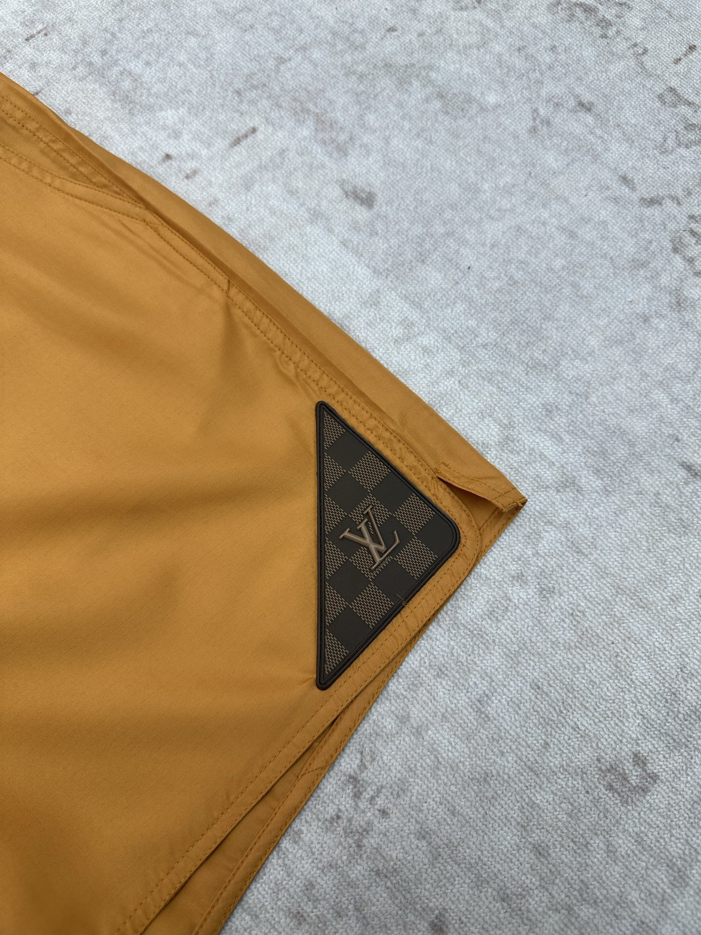 Louis Vuitton 驴家 26ss 新款春季系列 纯色意式口袋 泳裤 男款 高版本