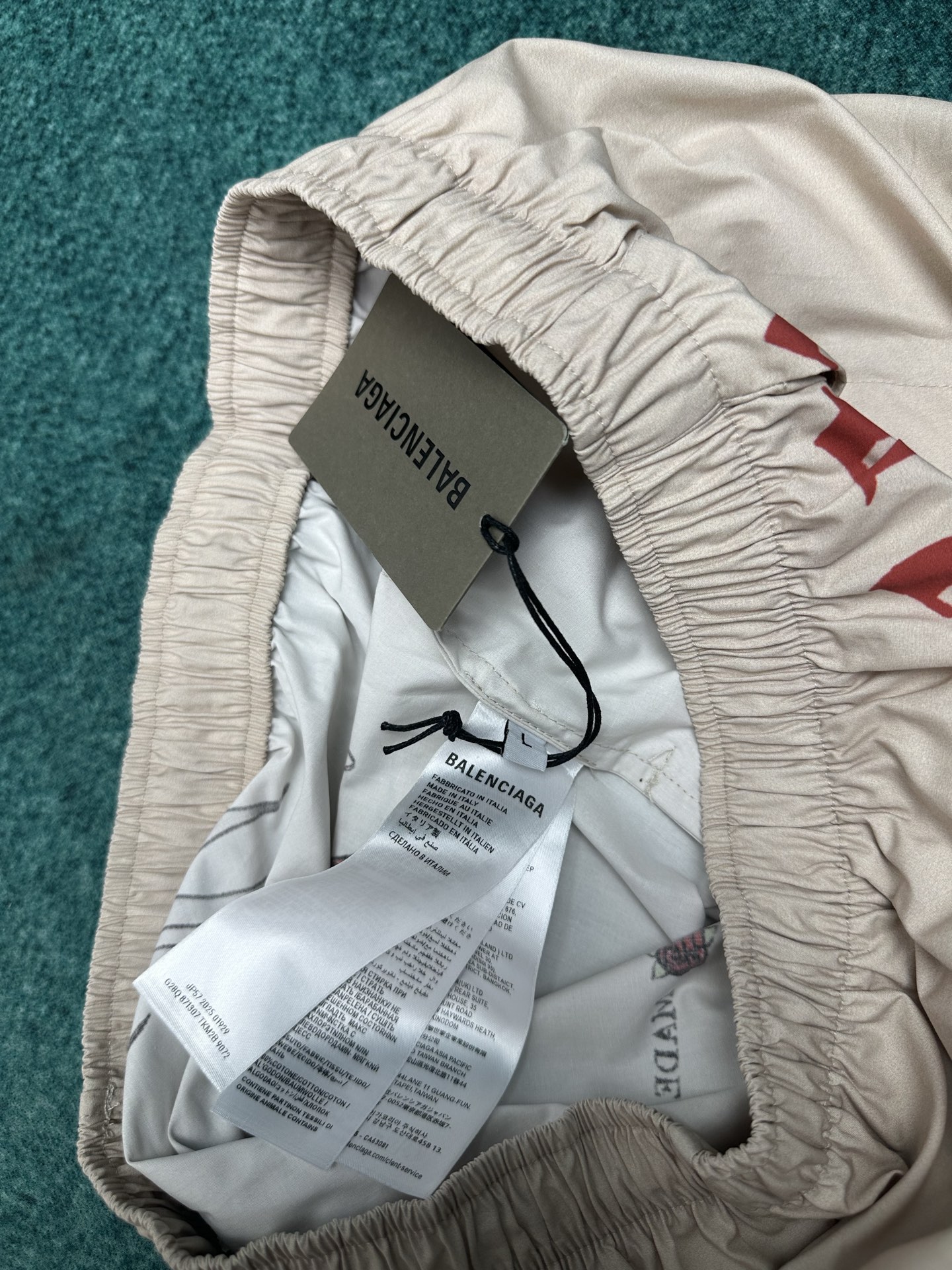 Balenciaga 巴黎 26ss新款Tattoo奶油色宽松运动短裤