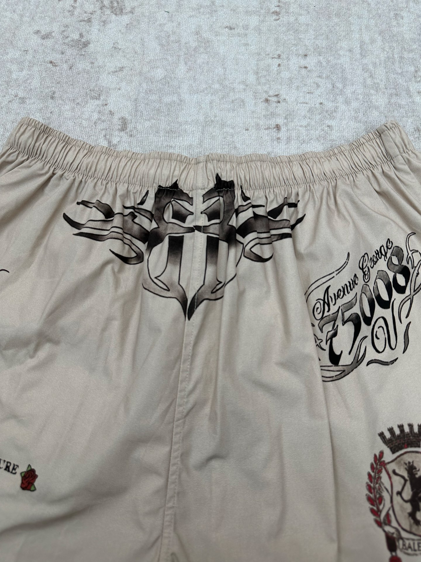 Balenciaga 巴黎 26ss新款Tattoo奶油色宽松运动短裤