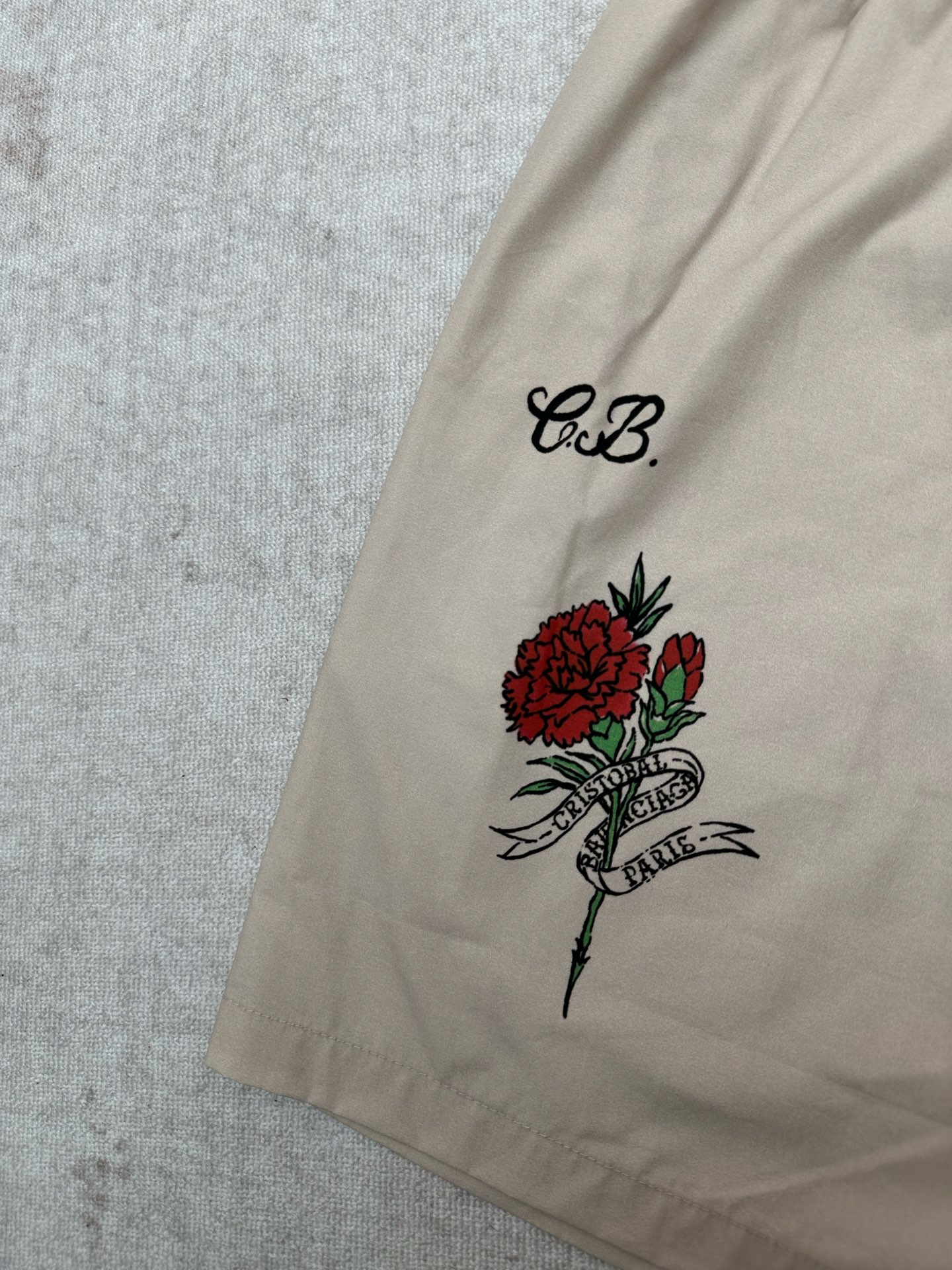 Balenciaga 巴黎 26ss新款Tattoo奶油色宽松运动短裤