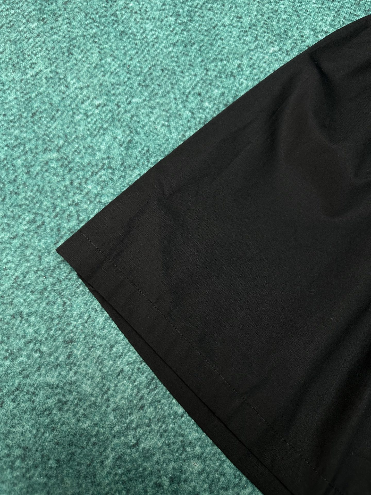 Balenciaga 巴黎 26ss新款Sketchy黑色棉府绸宽松版型短裤 棉府绸中腰 隐形珍珠母贝纽扣门襟