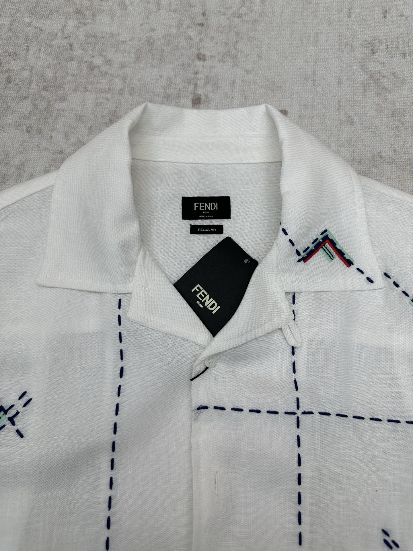 Fendi 芬迪 26ss新款保龄球领和短袖衬衫