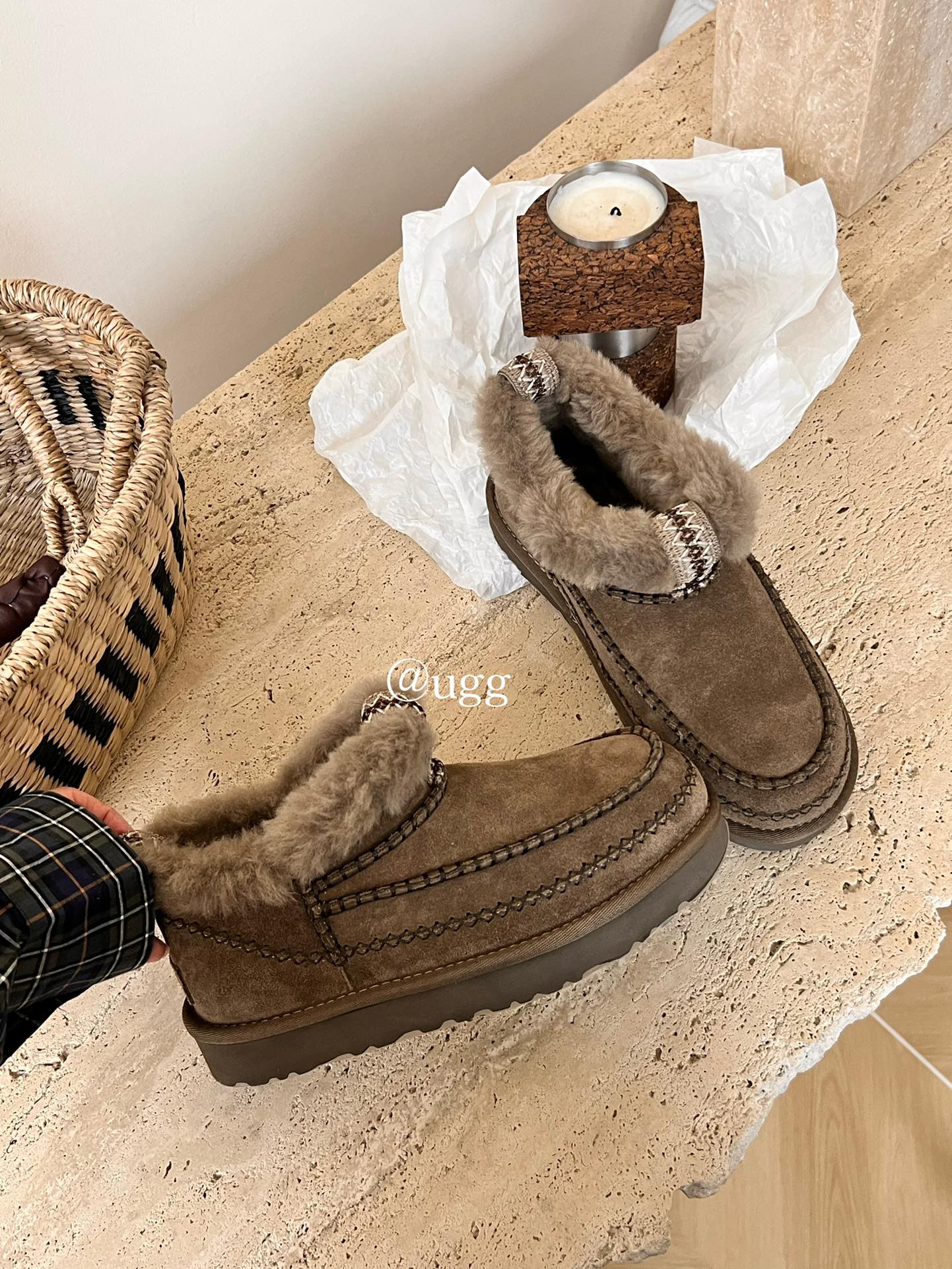 NO:558776,Classic ultra-short boots Alpine. Autumn new style for women, fashionable and comfortable solid color flat-soled warm classic furry short boots snow boots 1158224 Furry youth come and collect size 35-40, snow boots, boots19860909经典超短靴 阿尔派 .秋季新款女士时尚舒适纯色平底保暖经典茸茸短靴雪地靴1158224 茸系青年速来集合 size35-40,雪地靴,boots,Women's Shoes