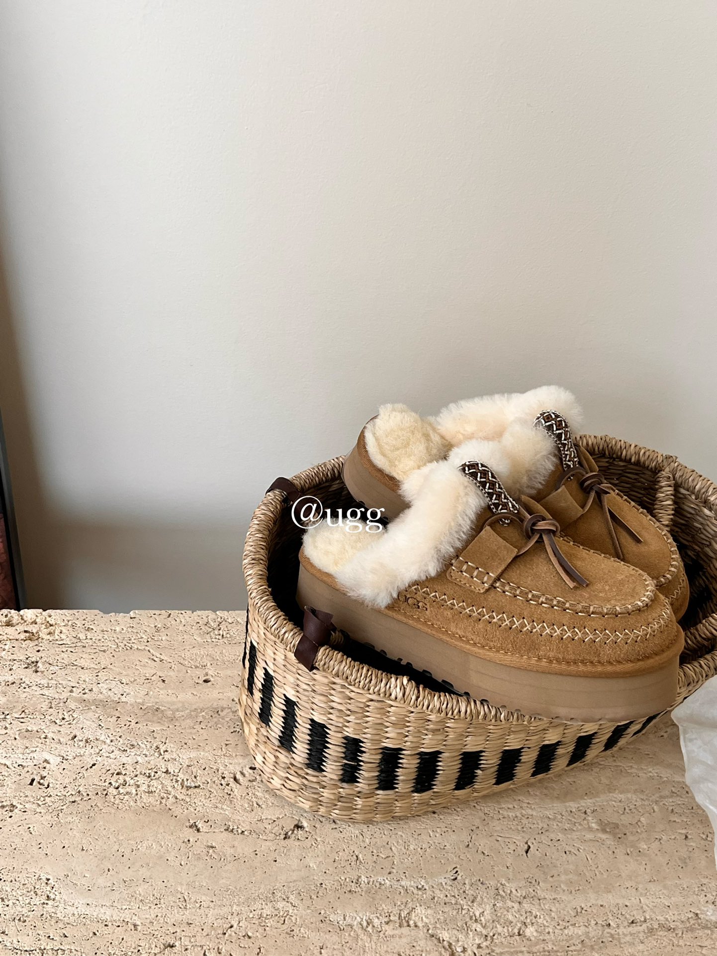 NO:558756,Alpine classic slippers. Autumn new women's fashionable and comfortable solid color flat-soled warm classic furry short boots snow boots 1158224 Furry youth come and collect size 35-40, snow boots, boots, slippers19860909阿尔派经典拖鞋 .秋季新款女士时尚舒适纯色平底保暖经典茸茸短靴雪地靴1158224 茸系青年速来集合 size35-40,雪地靴,boots,slippers,Women's Shoes