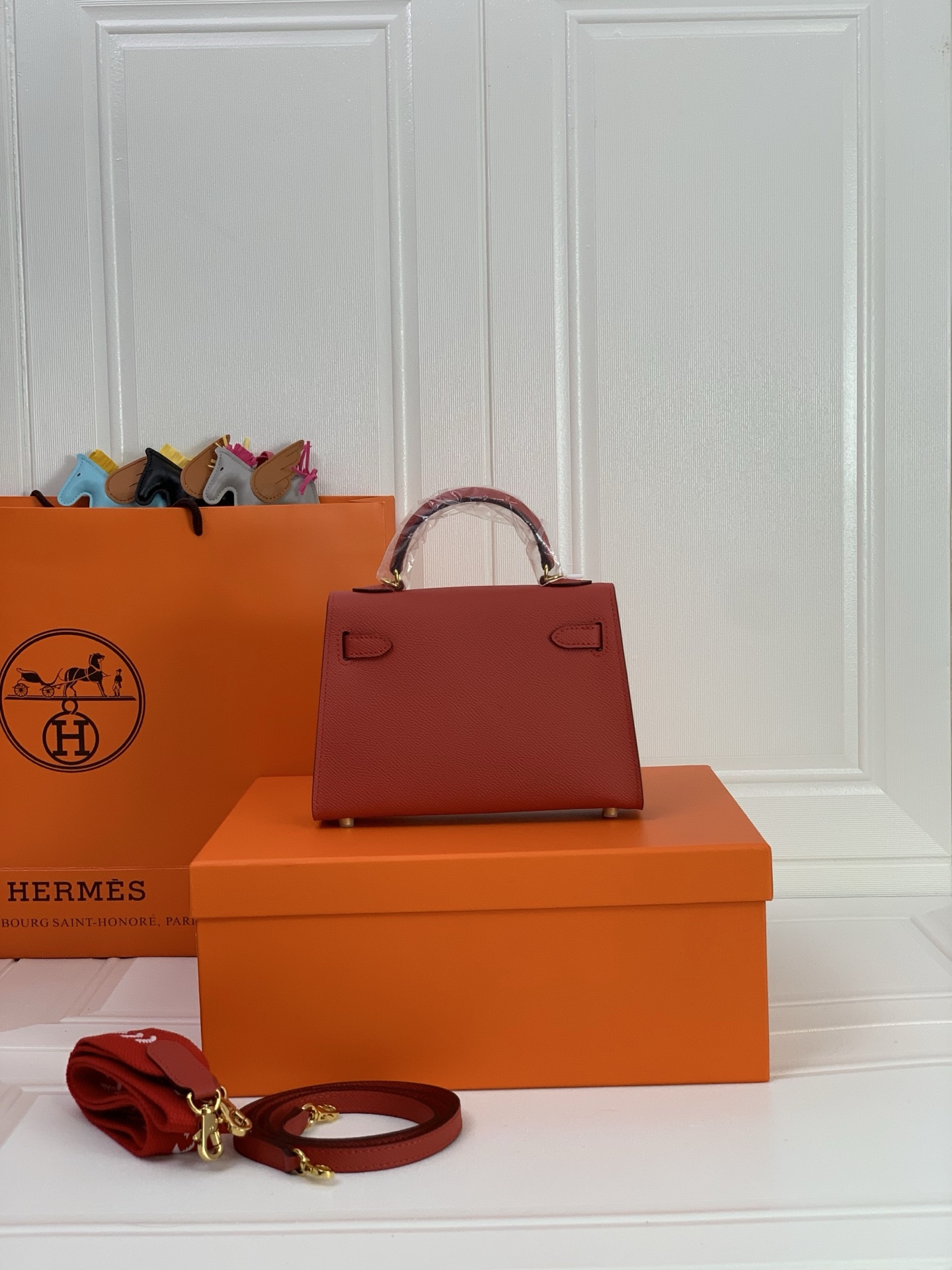 凯莉二代mini  大红金扣 爱马仕Hermes 💤凯莉包kellyHermes经典代表作之一  女士手