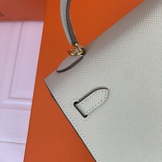 凯莉二代mini 奶昔白金扣 爱马仕Hermes 💤凯莉包kellyHermes经典代表作之一 女士 凯莉二代mini 奶昔白金扣 爱马仕Hermes 💤凯莉包kellyHermes经典代表作之一 女士