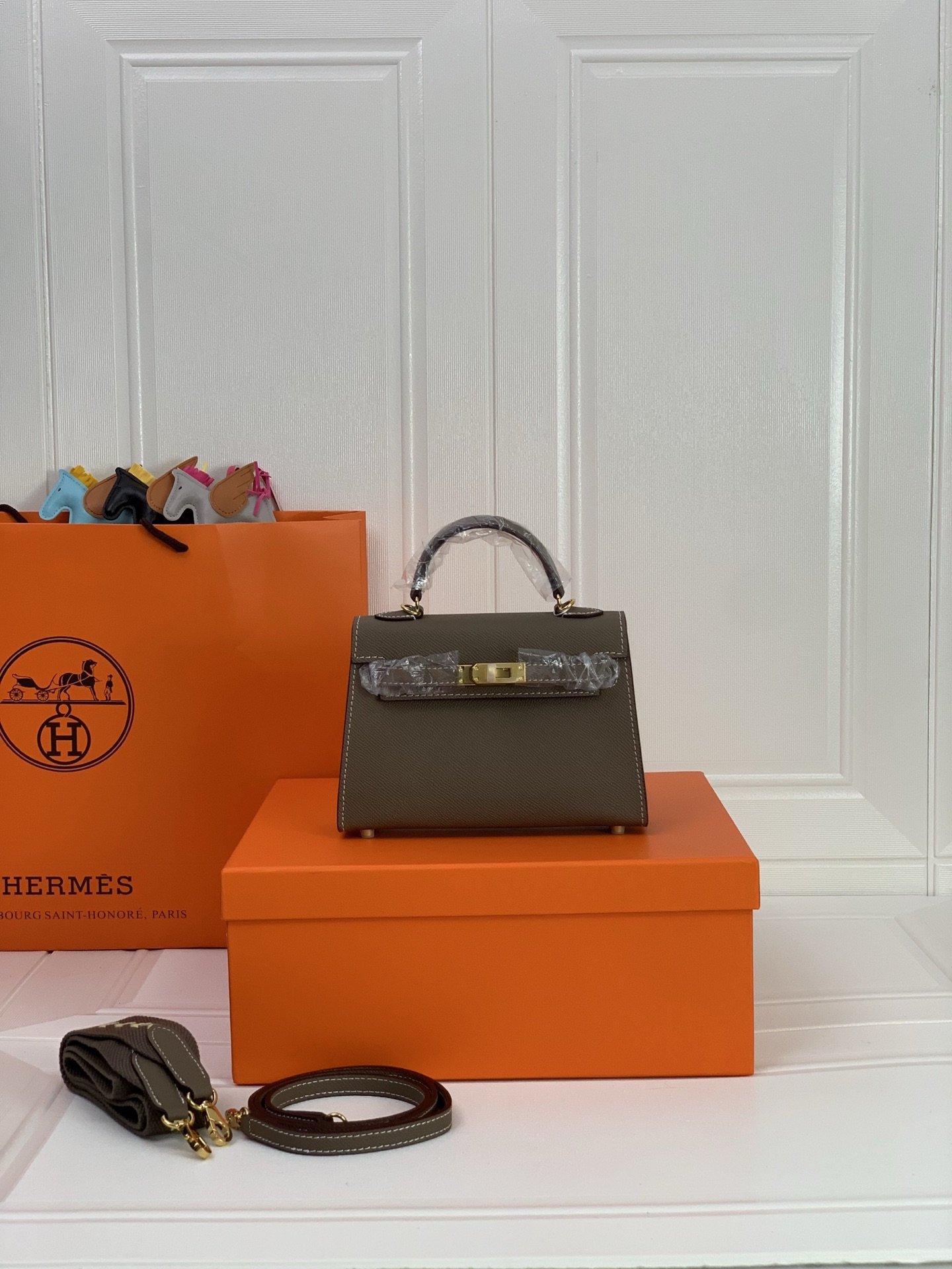 凯莉二代mini  卡其色金扣 爱马仕Hermes 💤凯莉包kellyHermes经典代表作之一  女士