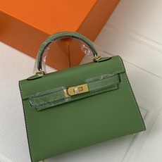 凯莉二代mini 牛油果绿金扣 爱马仕Hermes 💤凯莉包kellyHermes经典代表作之一 女 凯莉二代mini 牛油果绿金扣 爱马仕Hermes 💤凯莉包kellyHermes经典代表作之一 女