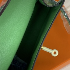凯莉二代mini 牛油果绿金扣 爱马仕Hermes 💤凯莉包kellyHermes经典代表作之一 女 凯莉二代mini 牛油果绿金扣 爱马仕Hermes 💤凯莉包kellyHermes经典代表作之一 女
