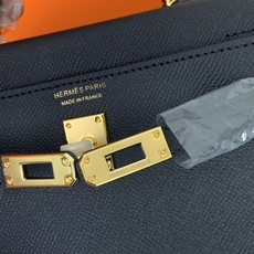 凯莉二代mini 黑色金扣 爱马仕Hermes 💤凯莉包kellyHermes经典代表作之一 女士手 凯莉二代mini 黑色金扣 爱马仕Hermes 💤凯莉包kellyHermes经典代表作之一 女士手