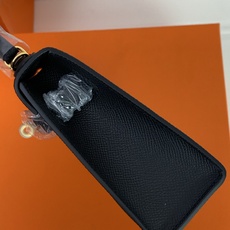凯莉二代mini 黑色金扣 爱马仕Hermes 💤凯莉包kellyHermes经典代表作之一 女士手 凯莉二代mini 黑色金扣 爱马仕Hermes 💤凯莉包kellyHermes经典代表作之一 女士手