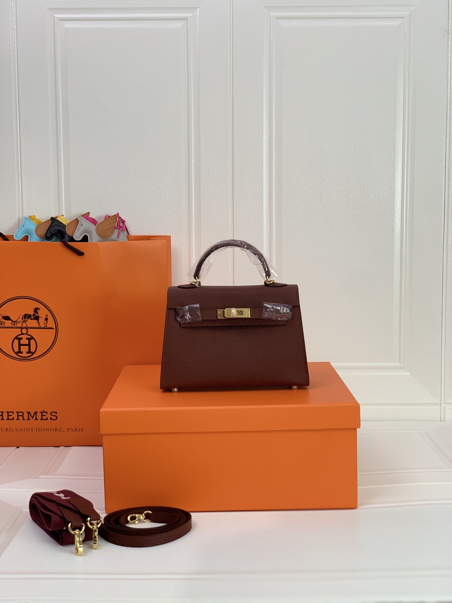 凯莉二代mini  波尔多红金扣 爱马仕Hermes 💤凯莉包kellyHermes经典代表作之一  女
