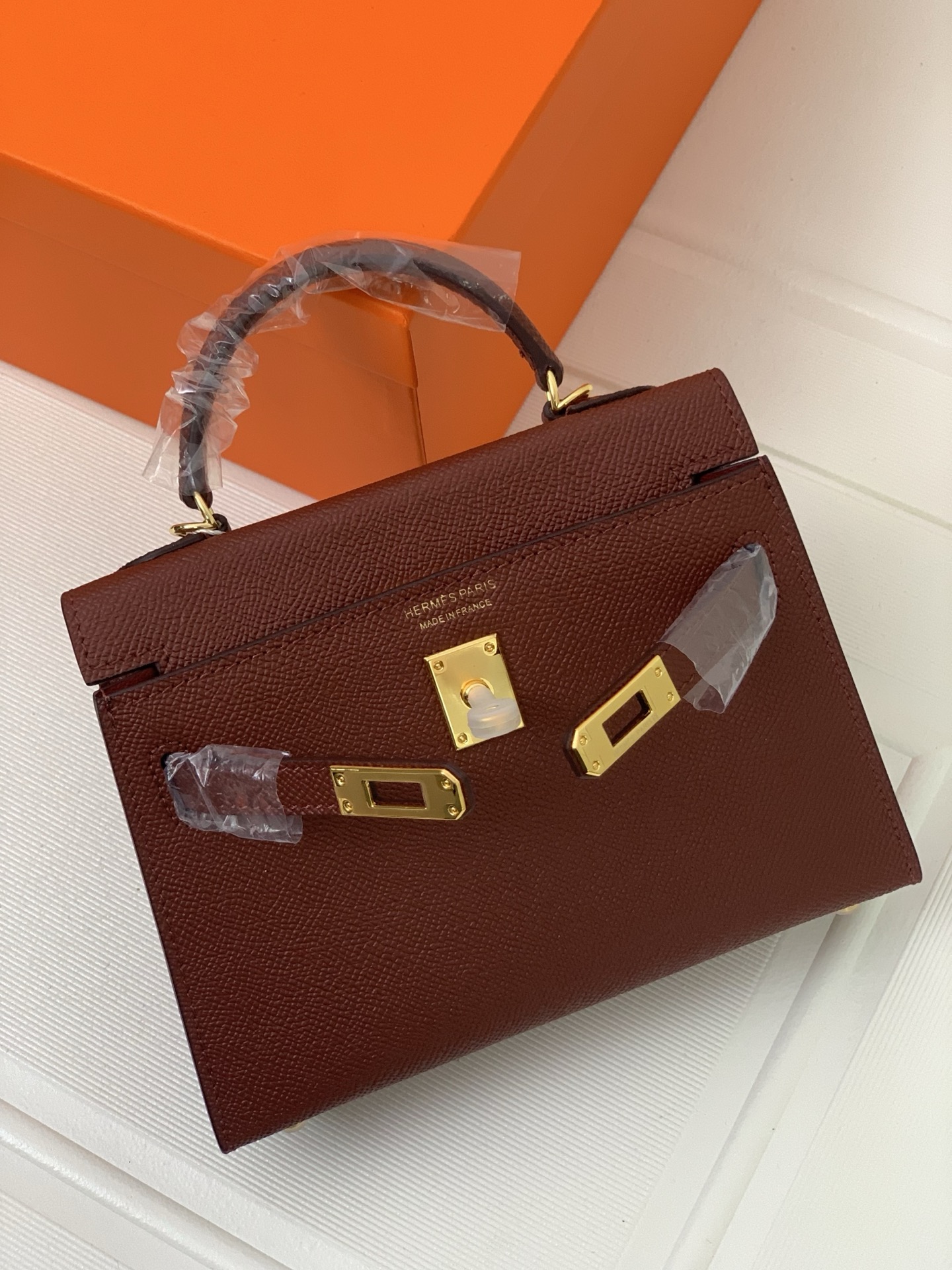 凯莉二代mini  波尔多红金扣 爱马仕Hermes 💤凯莉包kellyHermes经典代表作之一  女