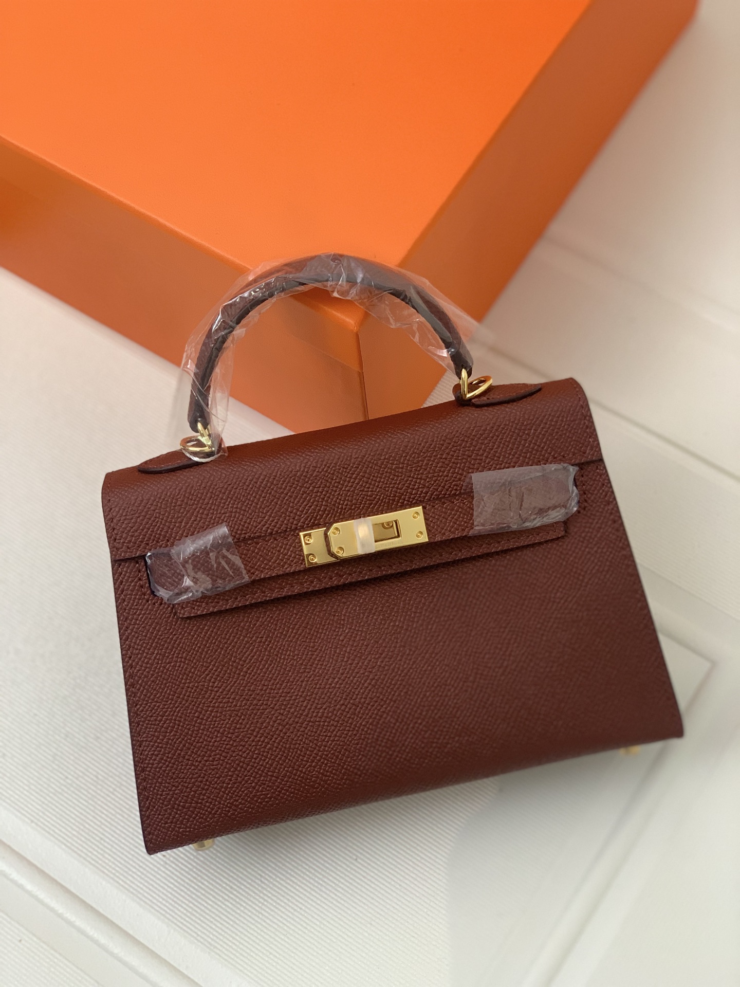 凯莉二代mini  波尔多红金扣 爱马仕Hermes 💤凯莉包kellyHermes经典代表作之一  女