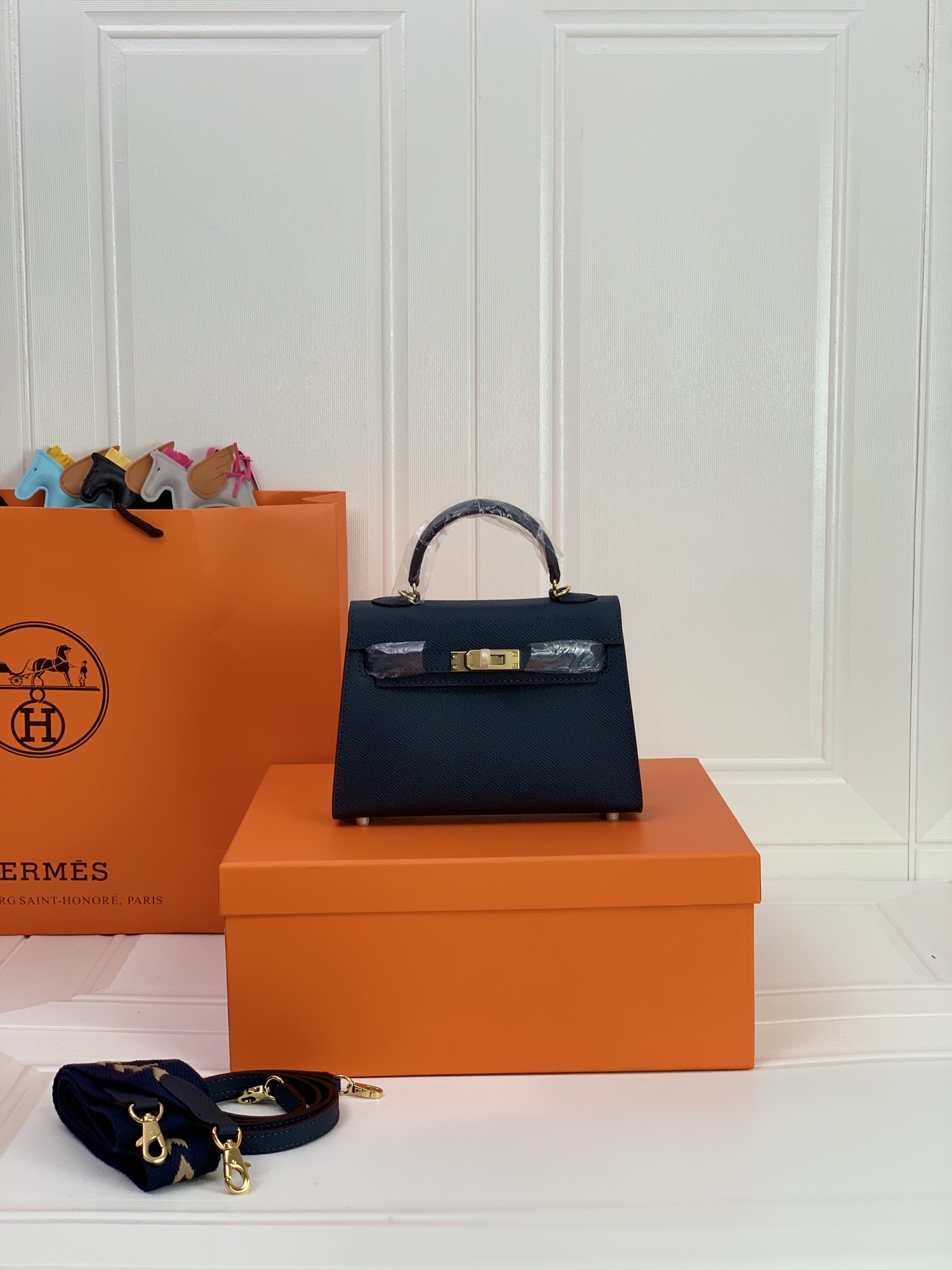 凯莉二代mini  宝蓝色金扣 爱马仕Hermes 💤凯莉包kellyHermes经典代表作之一  女士
