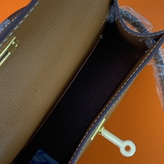 凯莉二代mini 金棕色金扣 爱马仕Hermes 💤凯莉包kellyHermes经典代表作之一 女士 凯莉二代mini 金棕色金扣 爱马仕Hermes 💤凯莉包kellyHermes经典代表作之一 女士