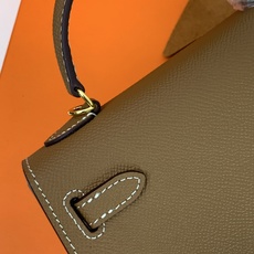 凯莉二代mini 金棕色金扣 爱马仕Hermes 💤凯莉包kellyHermes经典代表作之一 女士 凯莉二代mini 金棕色金扣 爱马仕Hermes 💤凯莉包kellyHermes经典代表作之一 女士