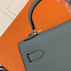 凯莉二代mini 亚麻蓝金扣 爱马仕Hermes 💤凯莉包kellyHermes经典代表作之一 女士 凯莉二代mini 亚麻蓝金扣 爱马仕Hermes 💤凯莉包kellyHermes经典代表作之一 女士