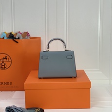 凯莉二代mini 亚麻蓝金扣 爱马仕Hermes 💤凯莉包kellyHermes经典代表作之一 女士 凯莉二代mini 亚麻蓝金扣 爱马仕Hermes 💤凯莉包kellyHermes经典代表作之一 女士
