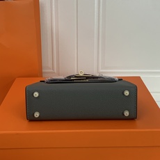 凯莉二代mini 锡器灰金扣 爱马仕Hermes 💤凯莉包kellyHermes经典代表作之一 女士 凯莉二代mini 锡器灰金扣 爱马仕Hermes 💤凯莉包kellyHermes经典代表作之一 女士