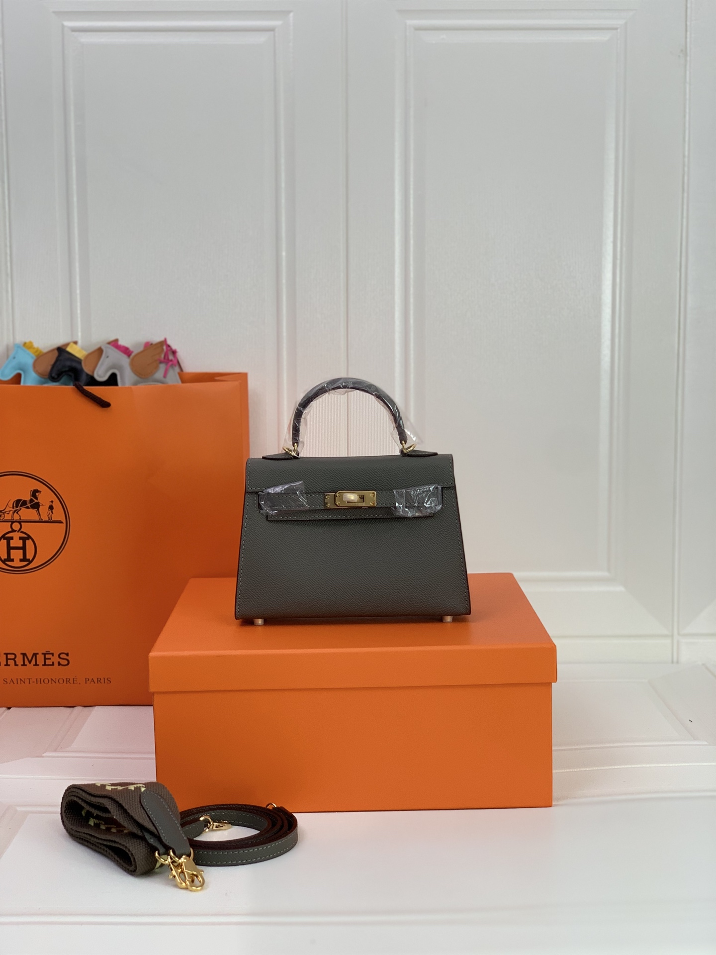 凯莉二代mini  锡器灰金扣 爱马仕Hermes 💤凯莉包kellyHermes经典代表作之一  女士