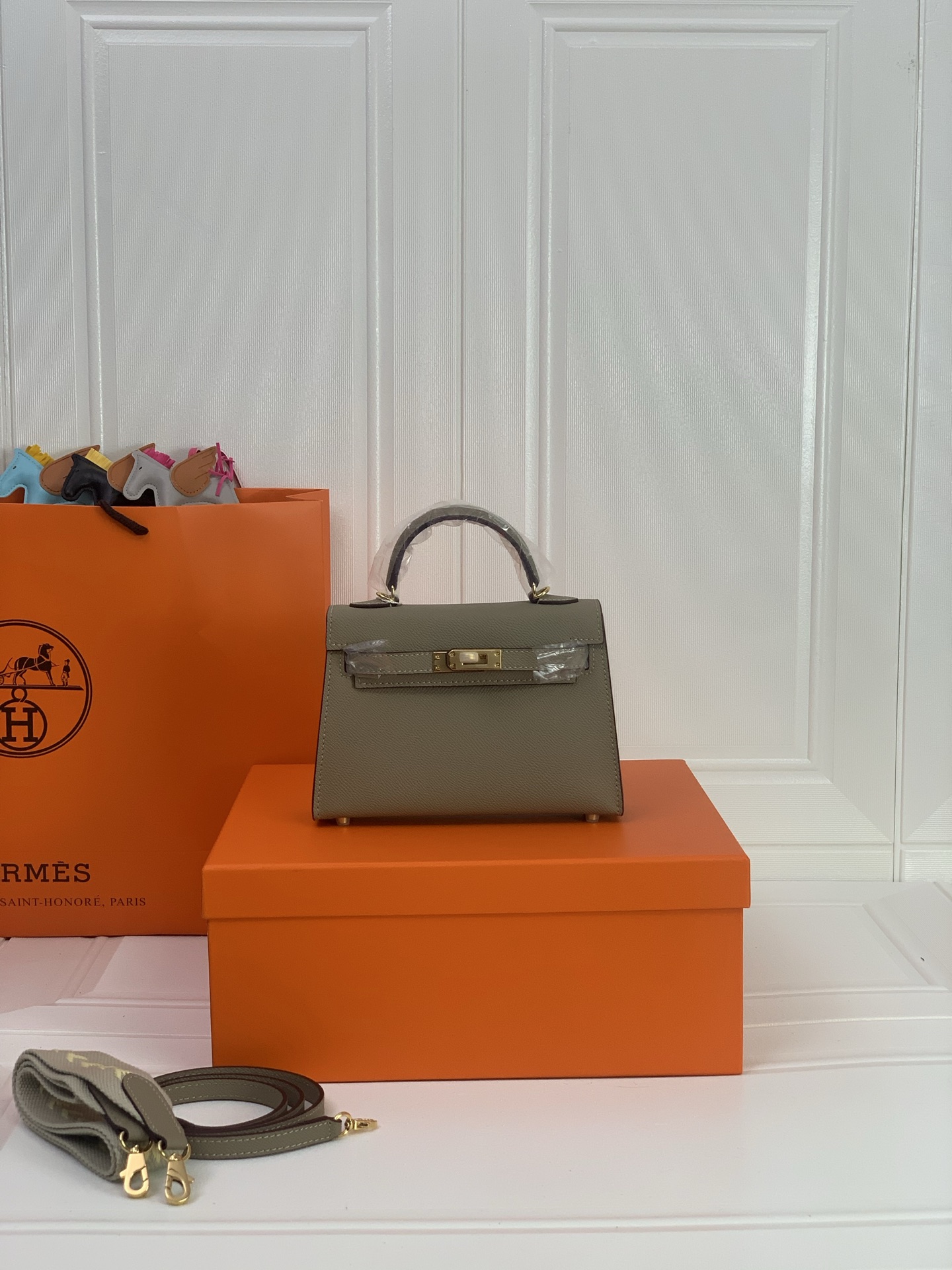 凯莉二代mini  大象灰金扣 爱马仕Hermes 💤凯莉包kellyHermes经典代表作之一  女士