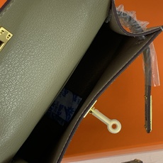 凯莉二代mini 大象灰金扣 爱马仕Hermes 💤凯莉包kellyHermes经典代表作之一 女士 凯莉二代mini 大象灰金扣 爱马仕Hermes 💤凯莉包kellyHermes经典代表作之一 女士