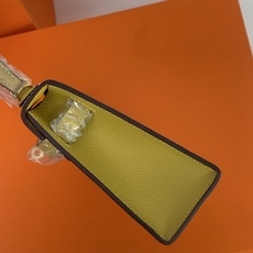 凯莉二代mini 大黄金扣 爱马仕Hermes 💤凯莉包kellyHermes经典代表作之一 女士手 凯莉二代mini 大黄金扣 爱马仕Hermes 💤凯莉包kellyHermes经典代表作之一 女士手