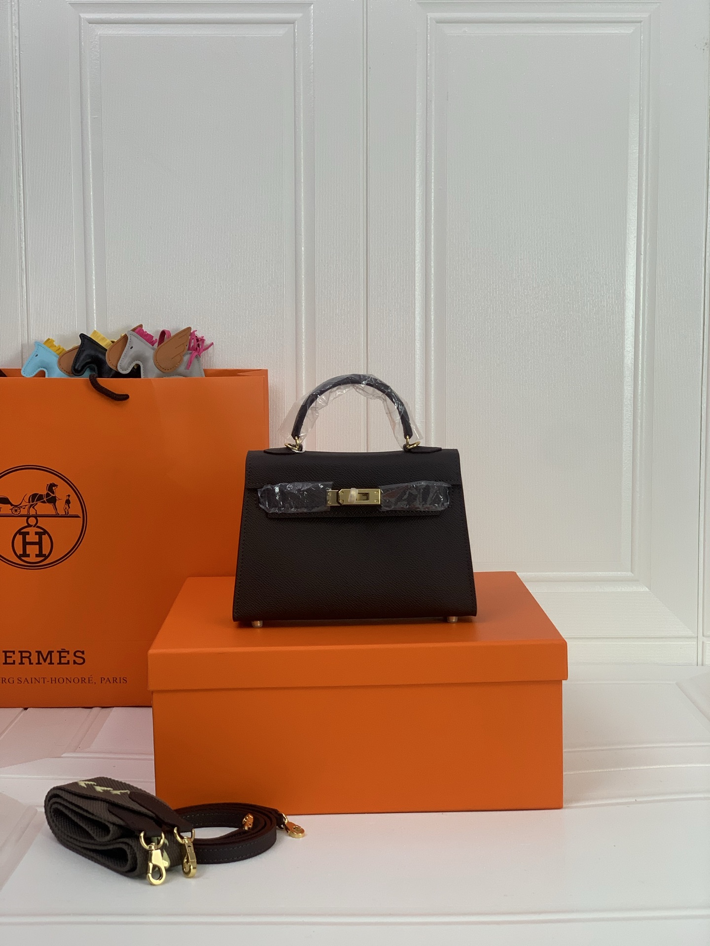 凯莉二代mini  乌木色金扣 爱马仕Hermes 💤凯莉包kellyHermes经典代表作之一  女士