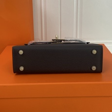 凯莉二代mini 乌木色金扣 爱马仕Hermes 💤凯莉包kellyHermes经典代表作之一 女士 凯莉二代mini 乌木色金扣 爱马仕Hermes 💤凯莉包kellyHermes经典代表作之一 女士