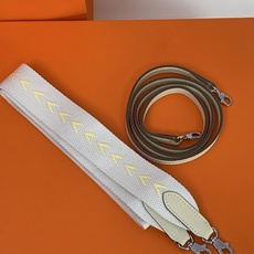 凯莉二代mini 奶昔白银扣 爱马仕Hermes 💤凯莉包kellyHermes经典代表作之一 女士 凯莉二代mini 奶昔白银扣 爱马仕Hermes 💤凯莉包kellyHermes经典代表作之一 女士