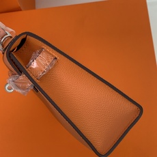 凯莉二代mini 橙色银扣 爱马仕Hermes 💤凯莉包kellyHermes经典代表作之一 女士手 凯莉二代mini 橙色银扣 爱马仕Hermes 💤凯莉包kellyHermes经典代表作之一 女士手