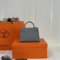 凯莉二代mini 亚麻蓝银扣 爱马仕Hermes 💤凯莉包kellyHermes经典代表作之一 女士 凯莉二代mini 亚麻蓝银扣 爱马仕Hermes 💤凯莉包kellyHermes经典代表作之一 女士