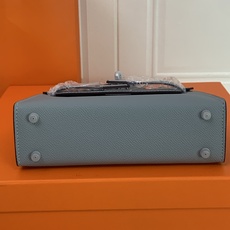凯莉二代mini 亚麻蓝银扣 爱马仕Hermes 💤凯莉包kellyHermes经典代表作之一 女士 凯莉二代mini 亚麻蓝银扣 爱马仕Hermes 💤凯莉包kellyHermes经典代表作之一 女士