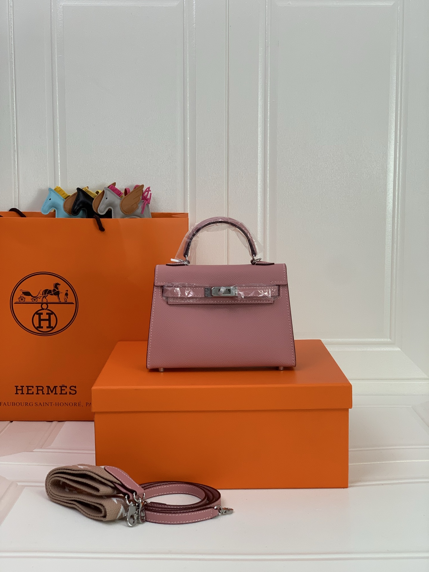 凯莉二代mini  樱花粉银扣 爱马仕Hermes 💤凯莉包kellyHermes经典代表作之一  女士